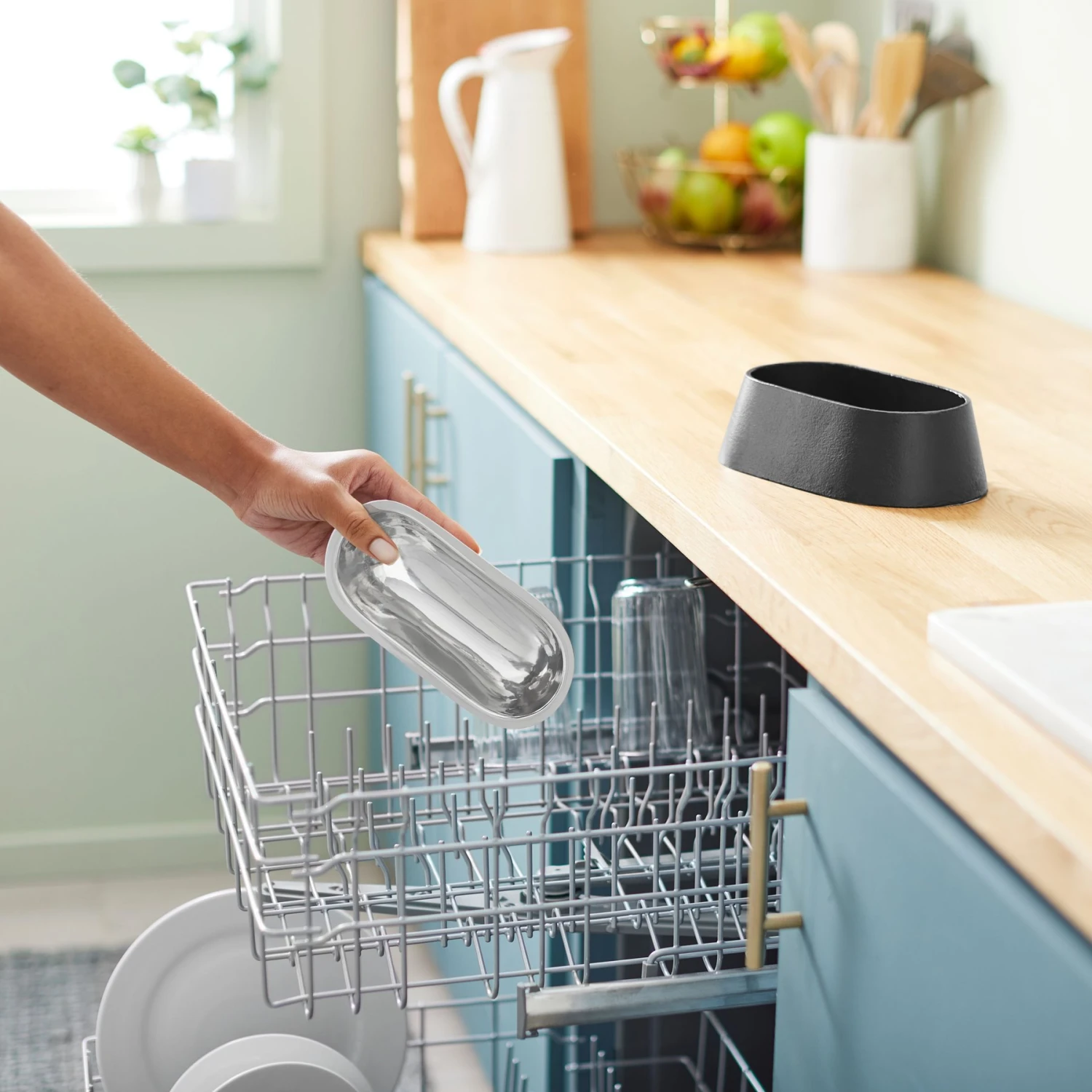 Frisco Long Eared Breed Stainless Steel Dog Bowl, Black, 2 Cup 7 Frisco Long Eared Breed Stainless Steel Dog Bowl, Black, 2 Cup - Image 5